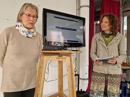Angelika Schlansky und Sandra Conrad-Juhls im Dialog - mehr als 10 Interviewfragen wollten beantwortet werden